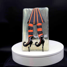 Load image into Gallery viewer, Halloween - Witch standing