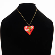 Load image into Gallery viewer, Jewelry - Heart pendant with white flowers
