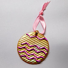 Load image into Gallery viewer, Ornaments - Christmas rounds