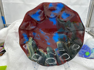 Reactive glass bowl