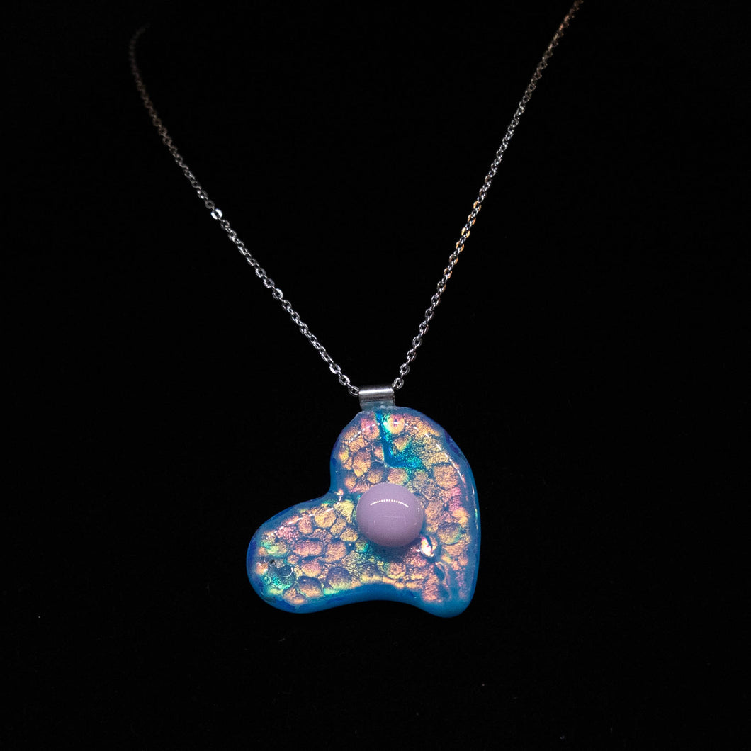 Jewelry - Iridescent heart