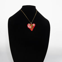Load image into Gallery viewer, Jewelry - Heart pendant with white flowers
