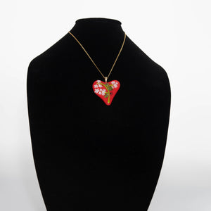 Jewelry - Heart pendant with white flowers