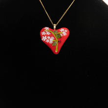 Load image into Gallery viewer, Jewelry - Heart pendant with white flowers
