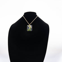 Load image into Gallery viewer, Jewelry - Rectangular pendant with ivory flowers
