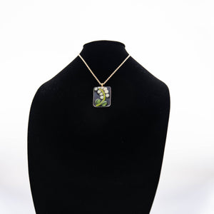 Jewelry - Rectangular pendant with ivory flowers
