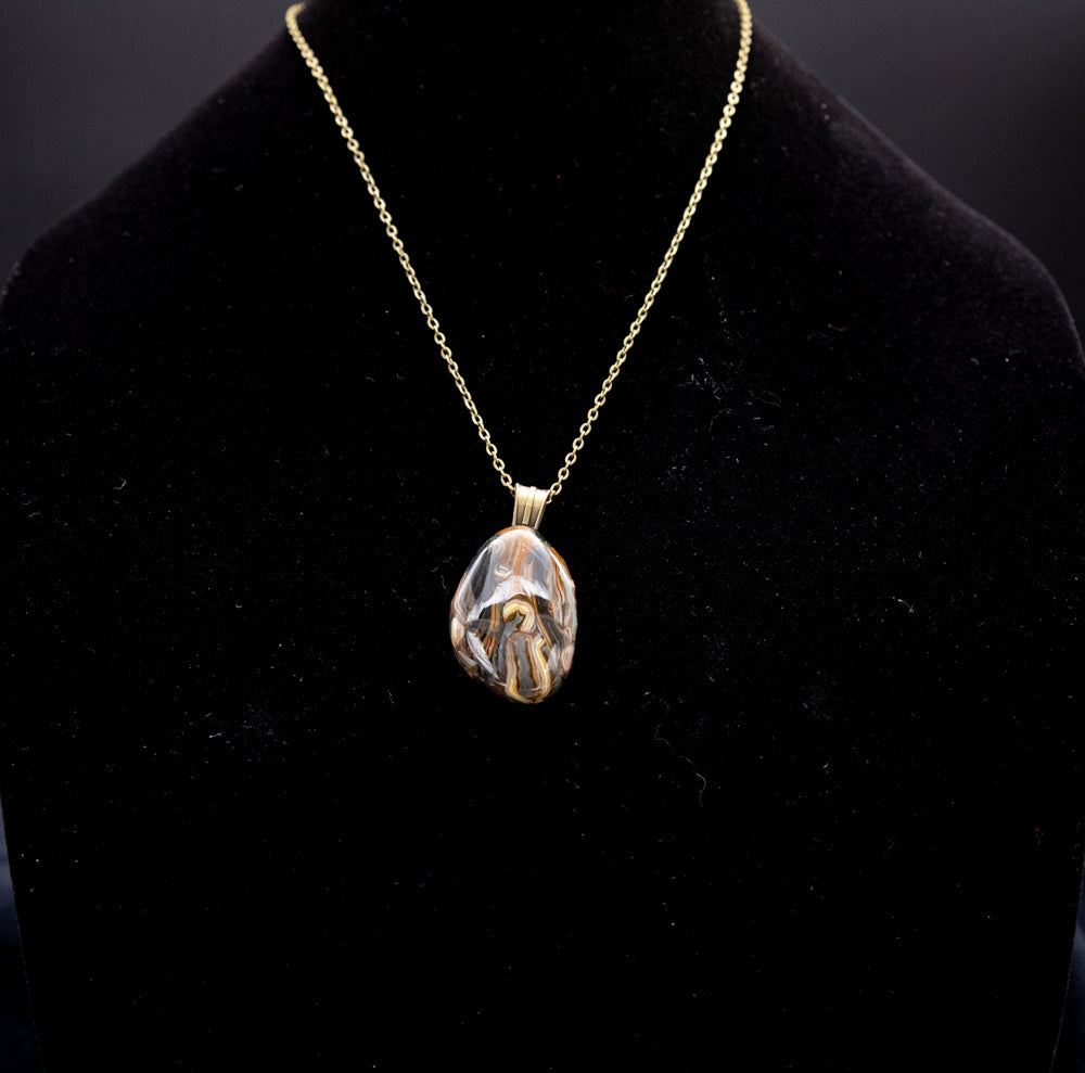 Jewelry - Wood patterned pendant